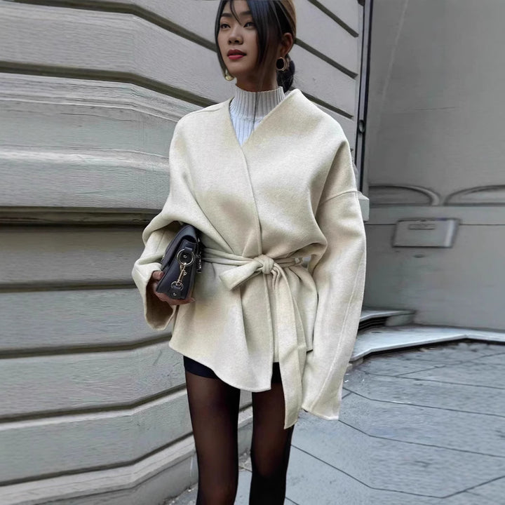 Fashion jacket for women with a belted waist and loose fit Lune London