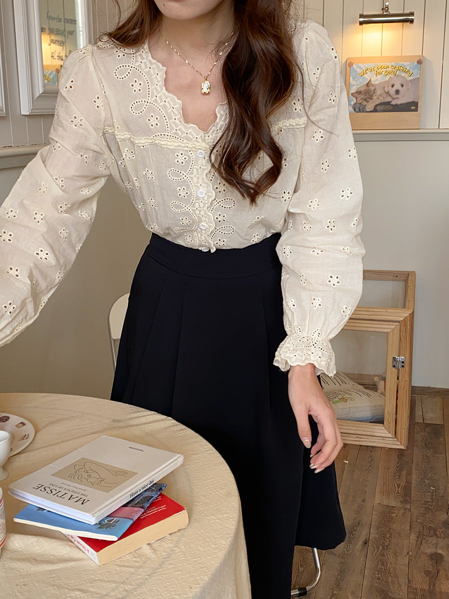 Women's blouse with lace trim and button details Chic & Stil