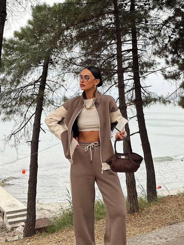 Athletic leisure set for women with a modern fit and great comfort Lune London