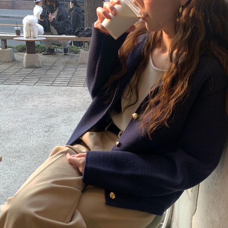 Veste Boucle Élégante pour Femmes avec Boutons Dorés Chic & Stil
