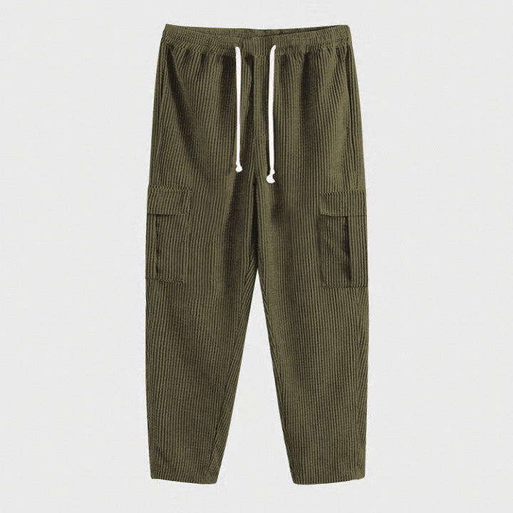 Comfortable cargo sweatpants for men with elastic waistband and side pockets Lune London