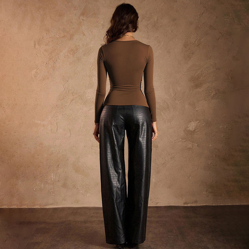 Top long à manches longues pour femmes avec des détails volants et un élégant décolleté carré Chic & Stil