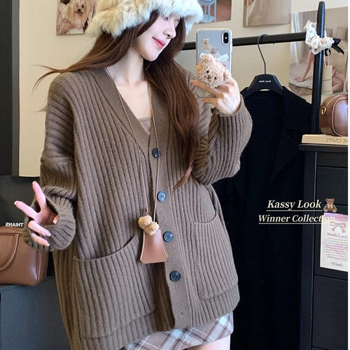 Cardigan en tricot épais pour femmes avec une coupe confortable et des poches pratiques Chic & Stil