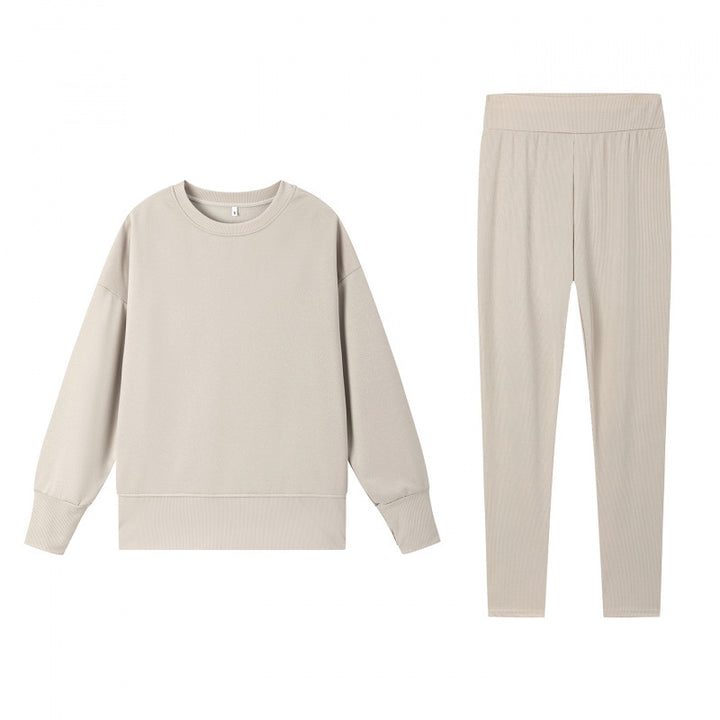 Ensemble de sport confortable pour femmes avec sweat-shirt ample et leggings ajustés Chic & Stil