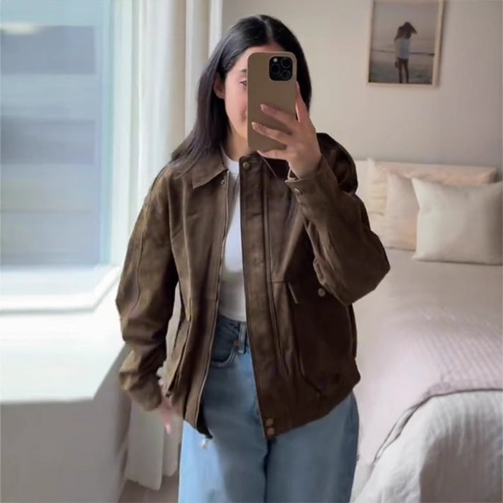 Leather jacket for women with two large pockets and a practical zipper Lune London