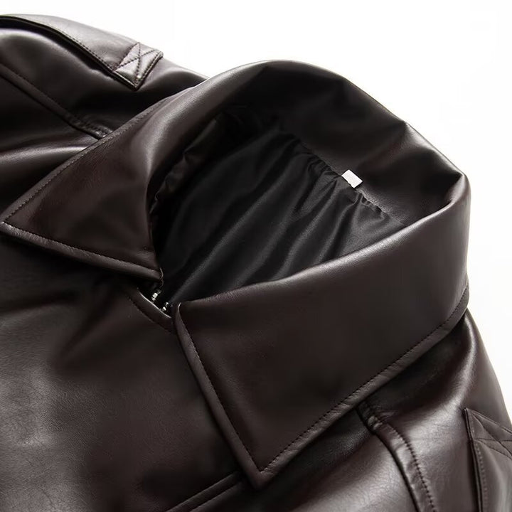 Veste en faux cuir pour femme avec design innovant et poches pratiques Chic & Stil