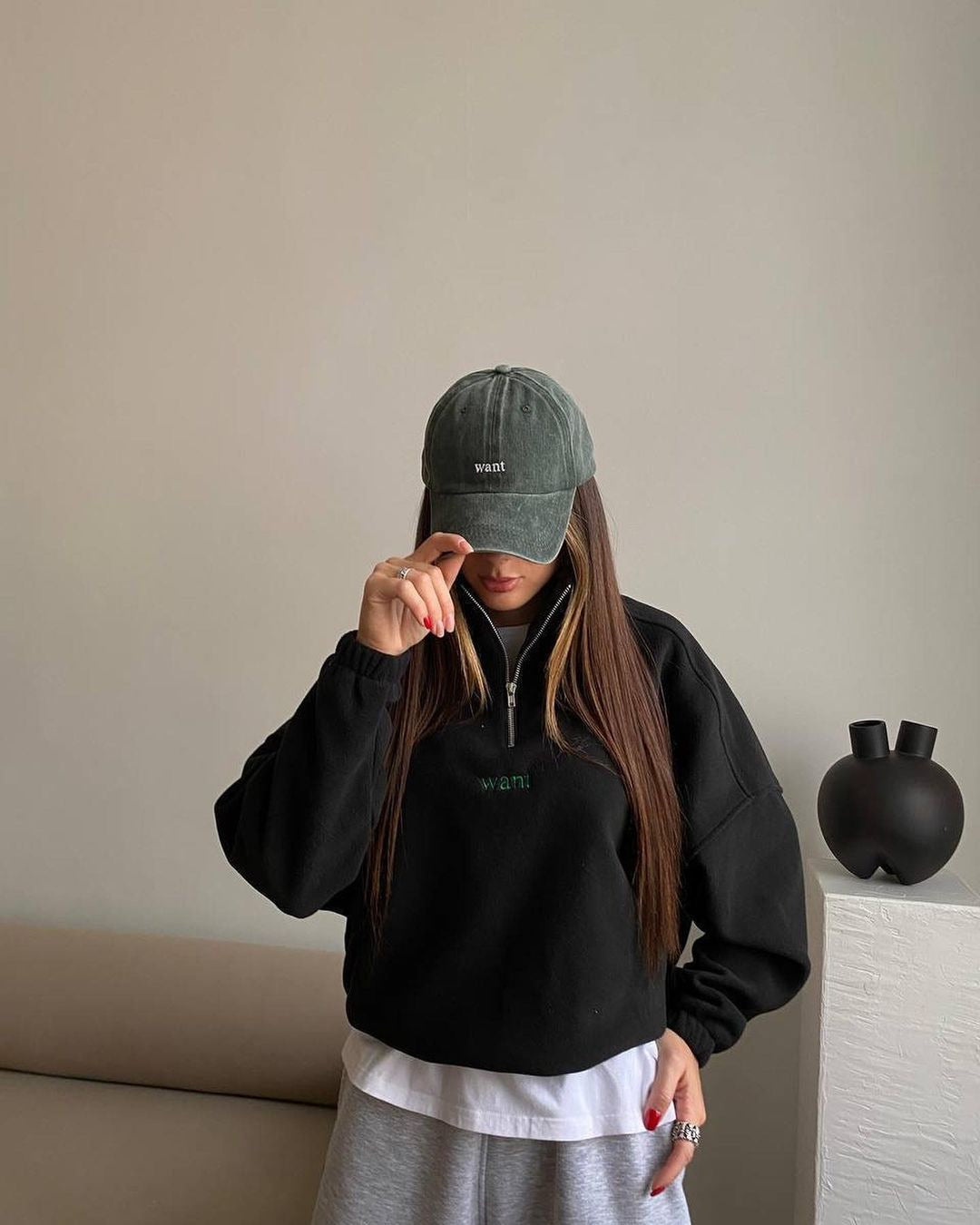 Trendy women's fleece pullover with half-zip and dropped shoulder Lune London