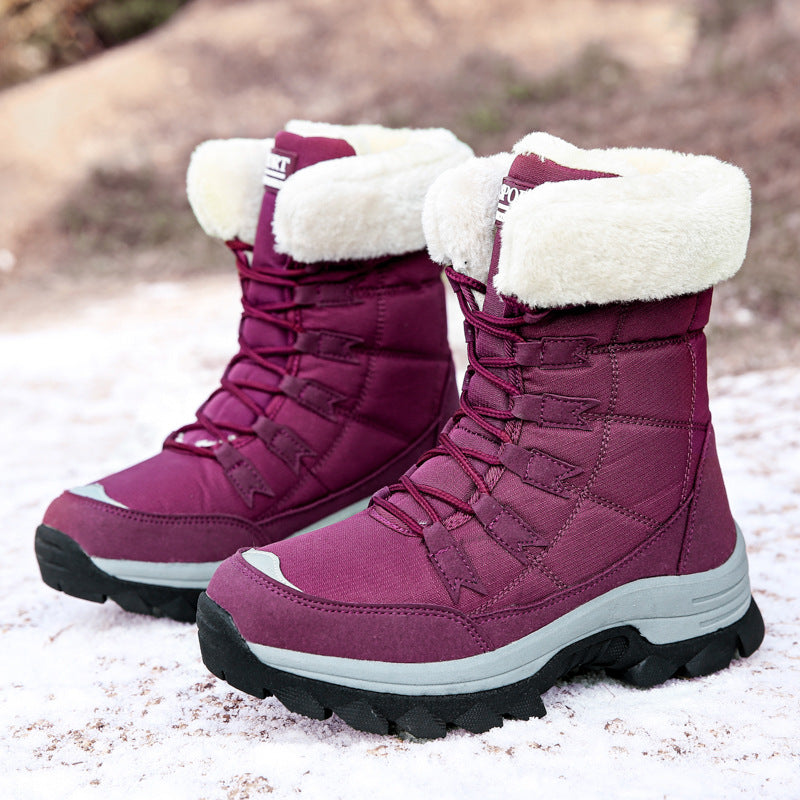 Insulated winter boots for women with a slip-resistant sole construction and a cozy inner lining Lune London