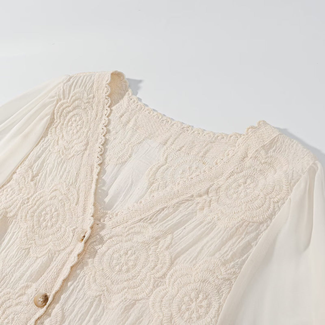 Blouse en dentelle pour femmes avec boutons élégants Chic & Stil
