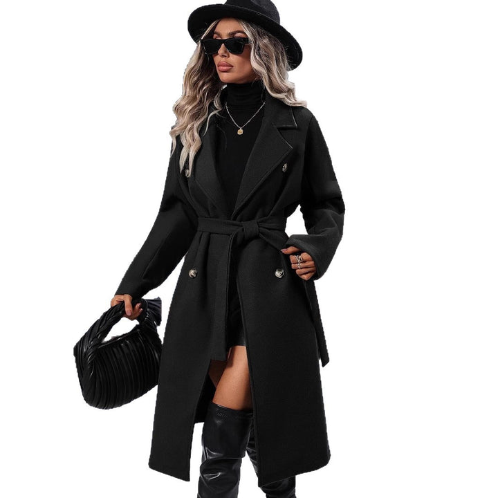Elegant trench coat for women with a fitted cut and a belt Lune London