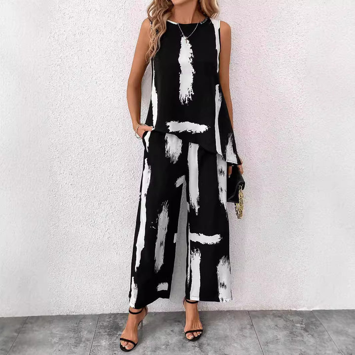 Women’s blouse set with a casual fit and trendy Lune London pattern