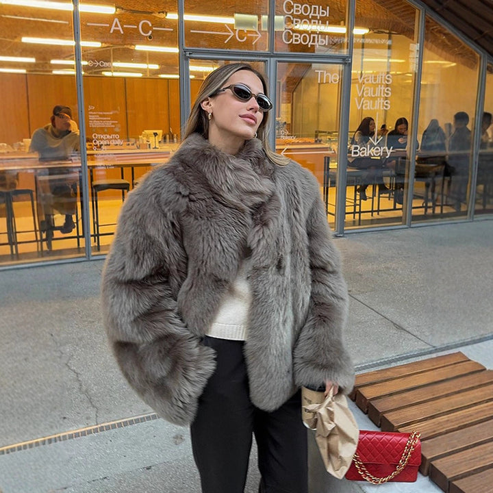 Women's short coat made of luxurious teddy faux fur with balloon sleeves and shawl collar Amarae