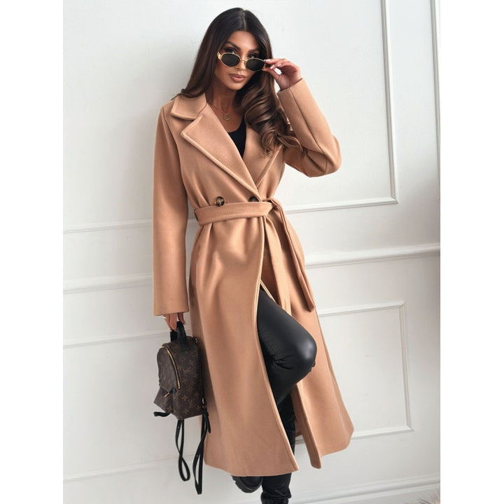 Ladies elegant fitted trench coat with closed collar and belt Lune London