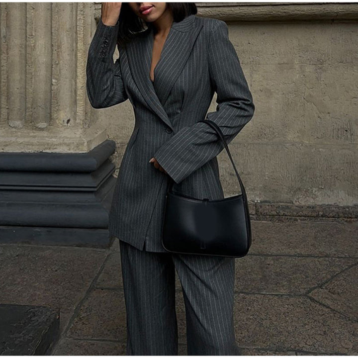 Elegant two-piece suit set for women with double button closure and wide leg Amarae