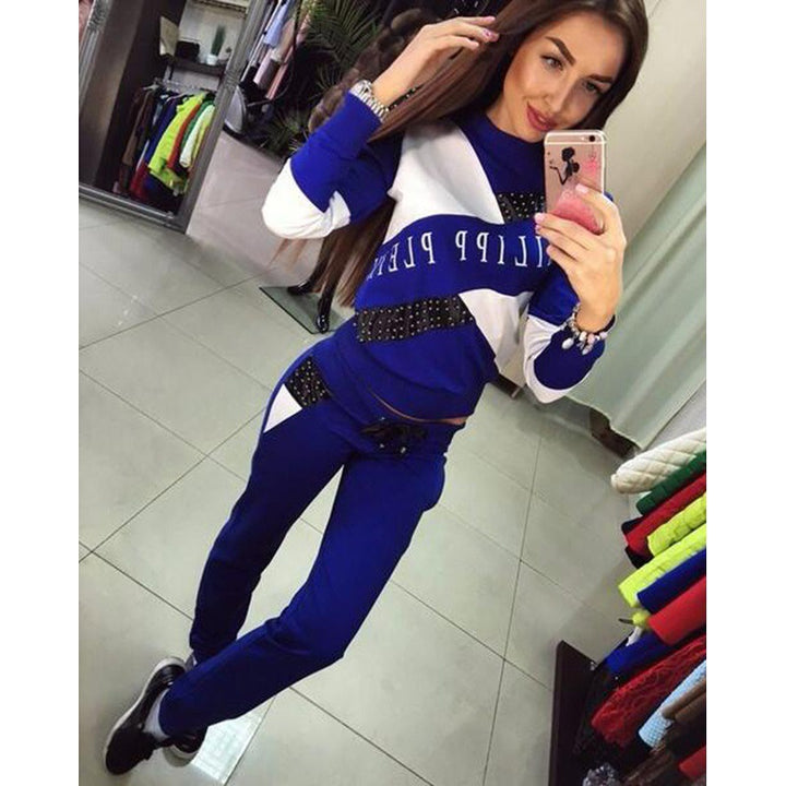 Women's sports set with a modern graphic design and an elastic waist Lune London