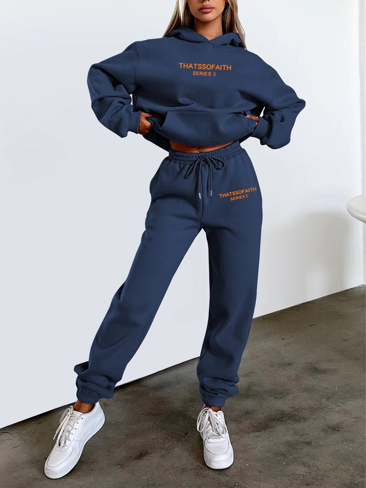 Women's jogging suit with comfortable hood and elastic cuffs Chic & Stil
