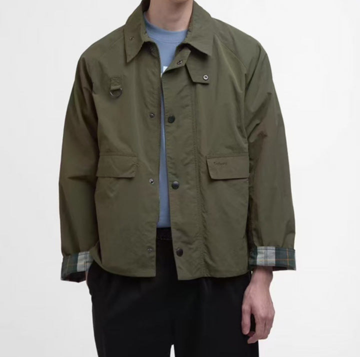 Short utility jacket for men with practical pockets and modern collar Lune London