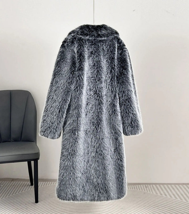 Ladies Elegant Fur Coat with Large Pockets Lune London