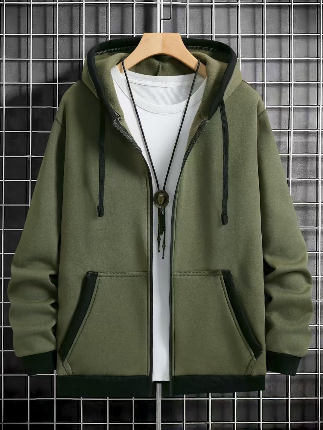 Men's comfortable hooded sweatshirt with zipper and handy pockets Lune London
