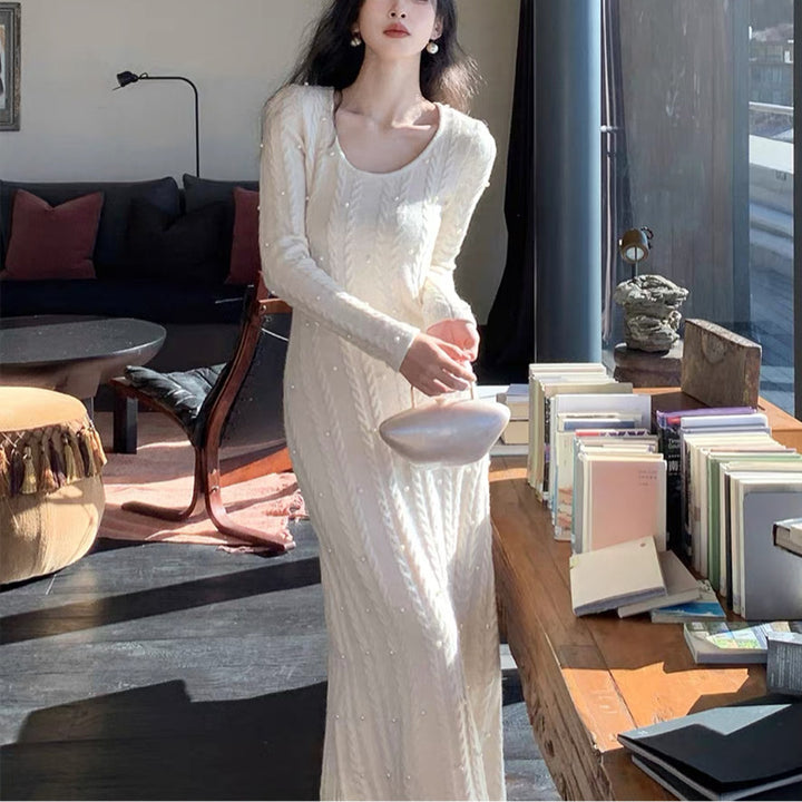 Robe en tricot pour femmes avec design en cable et embellissement en perles Chic & Stil