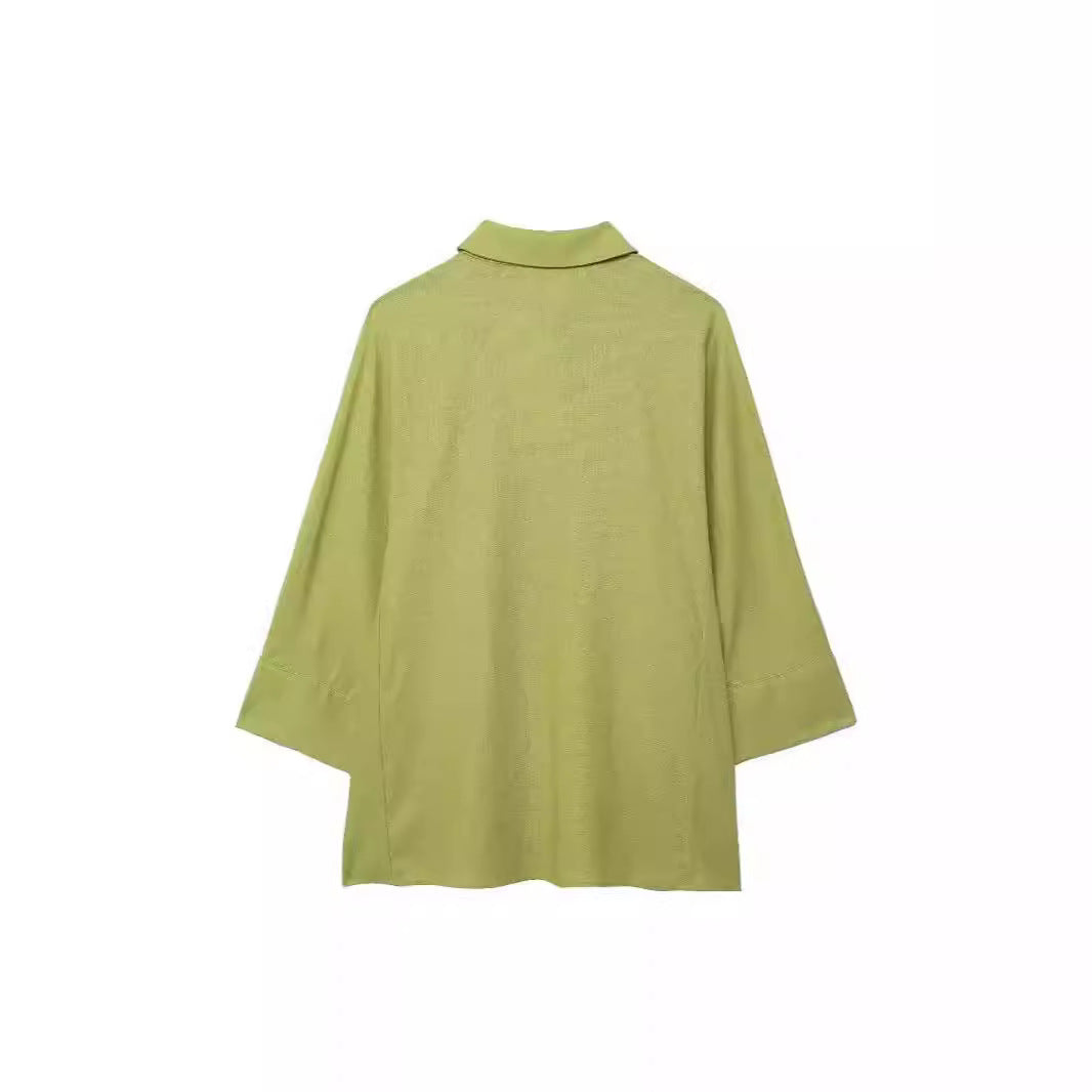 Casual oversized shirt for women in lightweight cotton blend with classic details Lune London