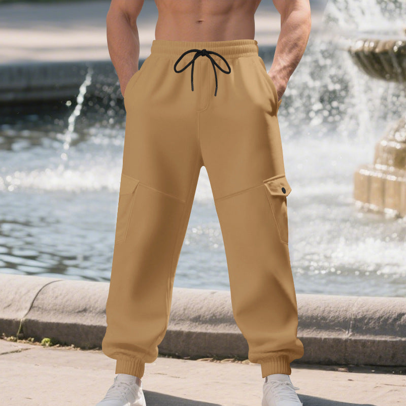 Comfortable cargo jogging pants for men with elastic waistband and practical side pockets Lune London