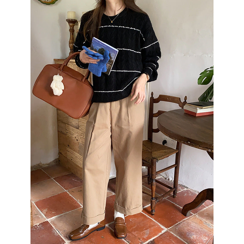 Women's casual knitted sweater with cable pattern Chic & Stil