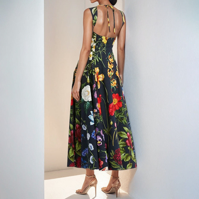 Robe maxi embellie floral pour femmes avec encolure carrée et jupe fluide Chic & Stil