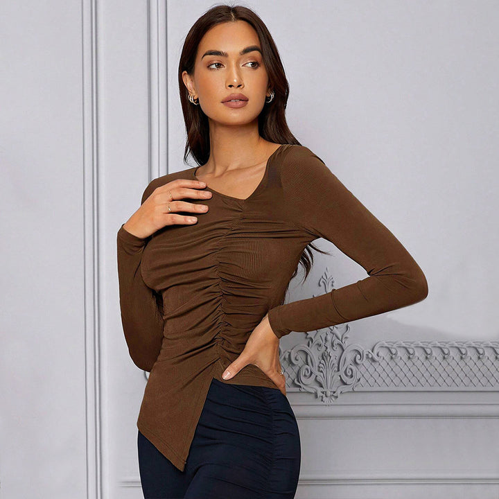 Top ajusté à manches longues pour femmes avec un design drapé asymétrique Chic & Stil