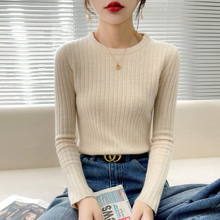 Pull femme en tricot fin avec structure côtelée et encolure ronde Chic & Stil