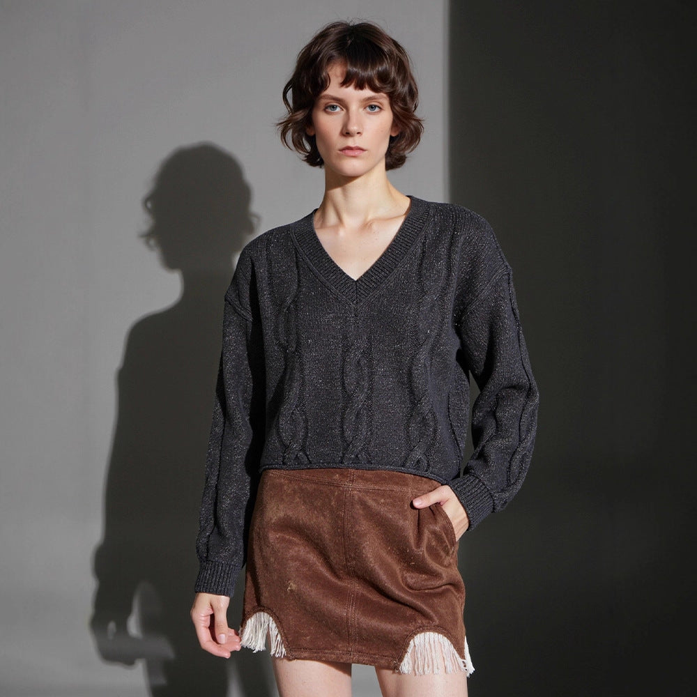 Pull en maille épaisse pour femmes avec col en V et détails modernes Chic & Stil