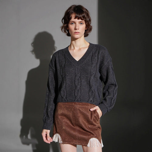 Pull en maille épaisse pour femmes avec col en V et détails modernes Chic & Stil