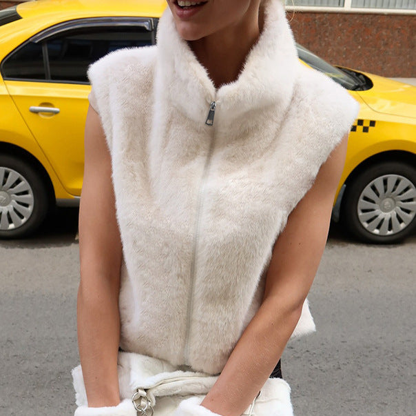 Cozy jacket for women with a high collar and zipper Lune London