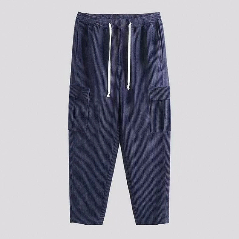 Comfortable cargo sweatpants for men with elastic waistband and side pockets Lune London