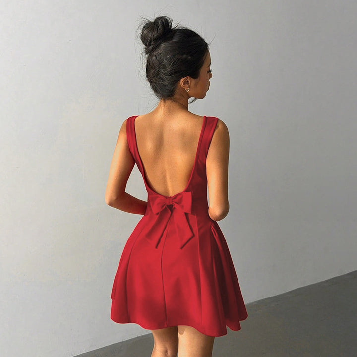 Robe femme avec coupe ajustée et décolleté carré élégant Chic & Stil