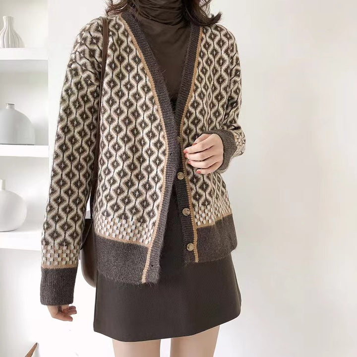Femme cardigan élégant avec motif géométrique et détails de boutons Chic & Stil