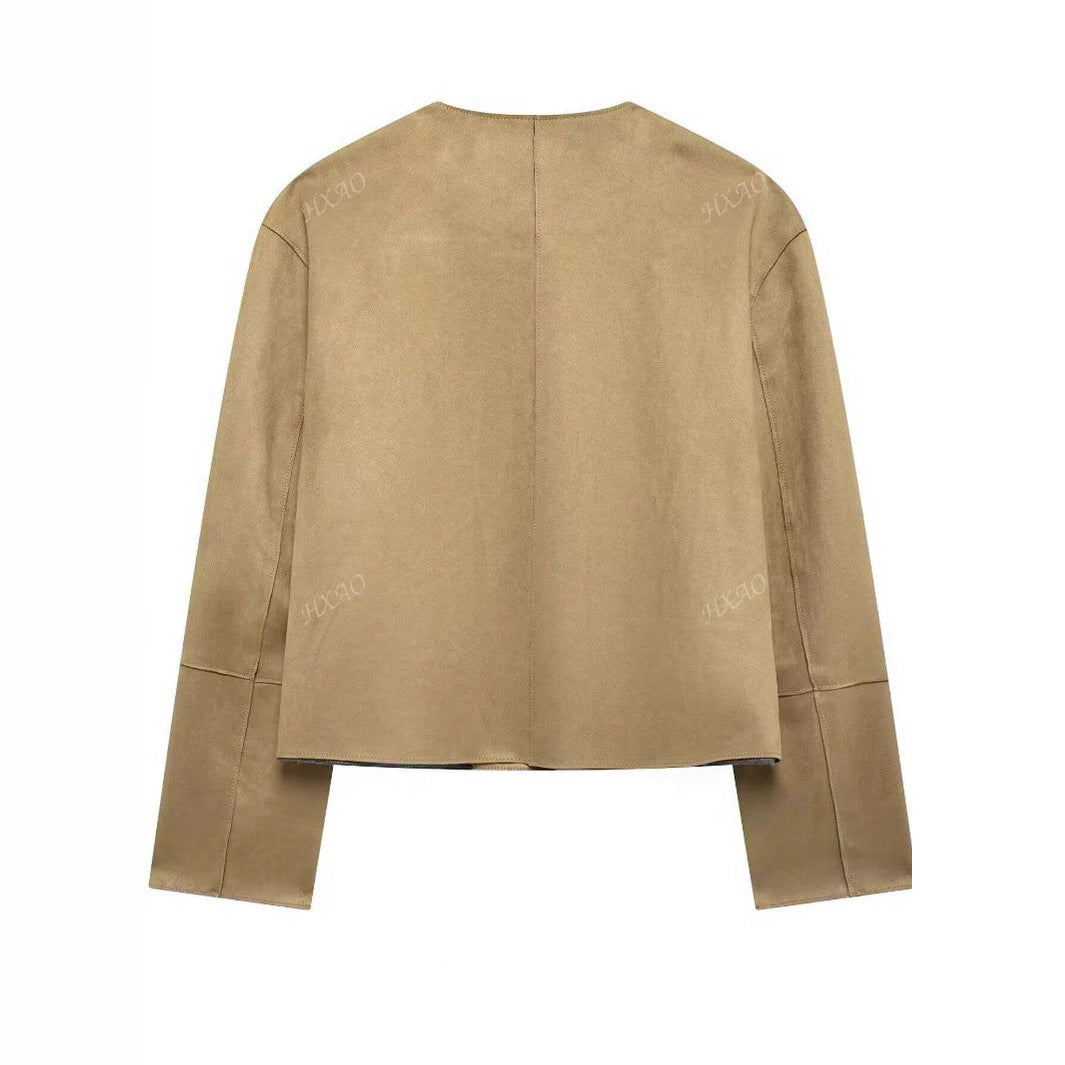 Trendy short jacket for women with practical pockets and button closure Lune London