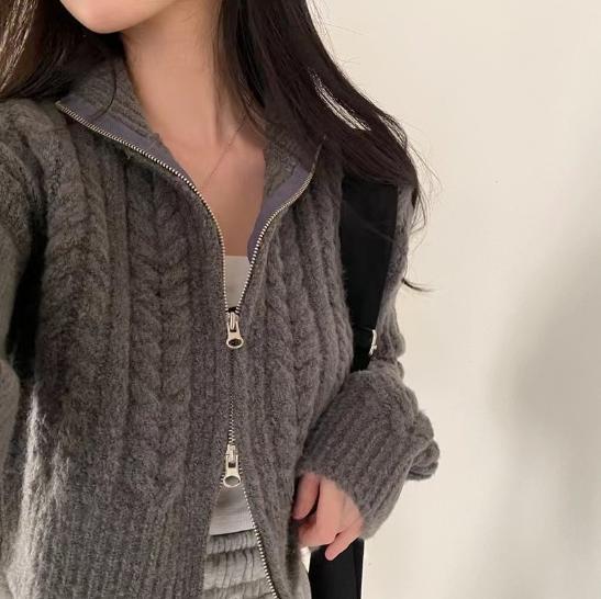 Fashion knitted jacket for women with embossed pattern and short cut Lune London