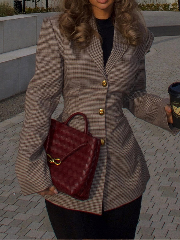 Elegant checked jacket for women with a fitted cut and gold buttons Lune London