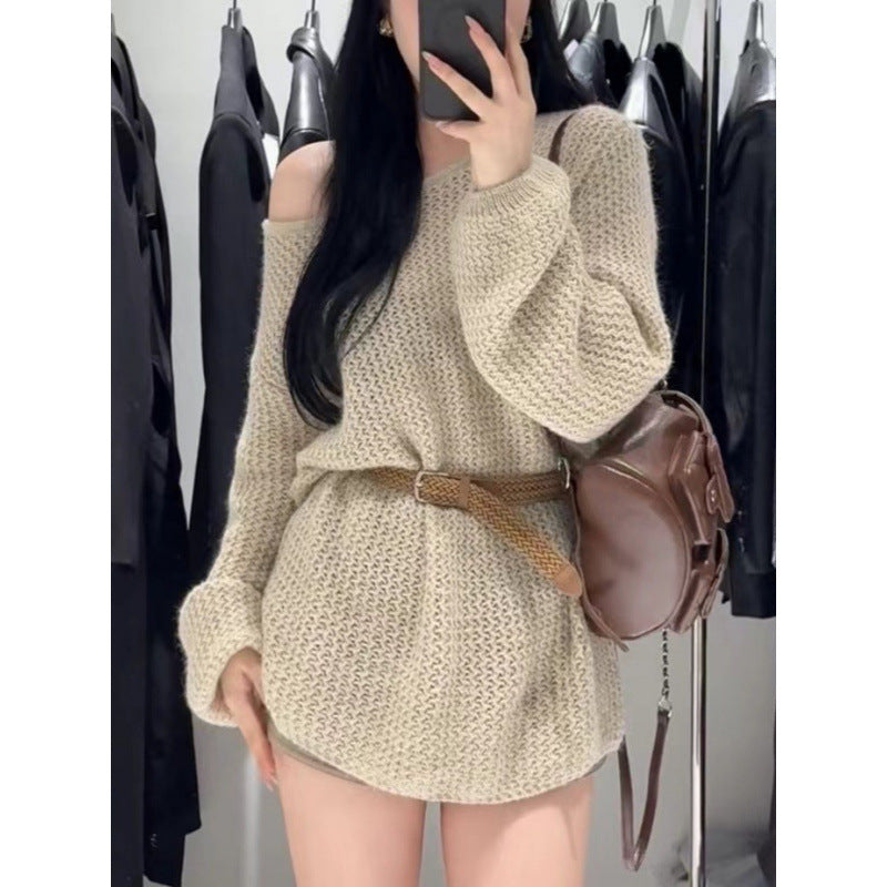 Pull en tricot pour femmes avec design à épaules dénudées et coupe décontractée Chic & Stil