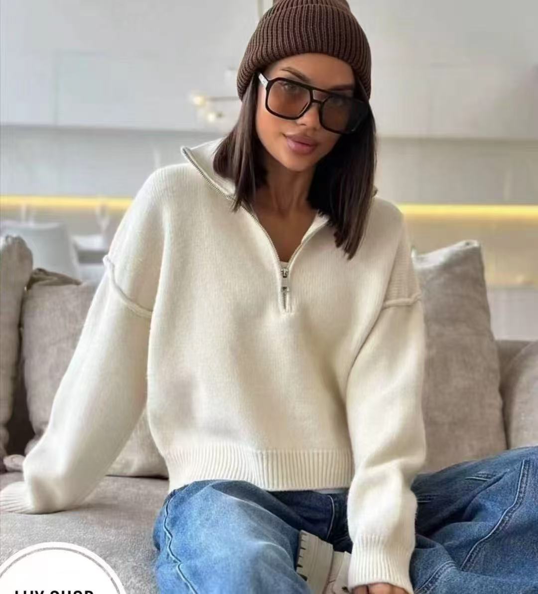 Pull stylé pour femmes avec demi-zip et coupe décontractée Chic & Stil