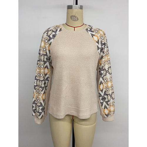 Knitted sweater for women with modern raglan sleeves and a floral pattern Amarae