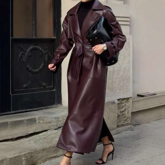 Women's trench coat in high-quality faux leather with adjustable belt Lune London