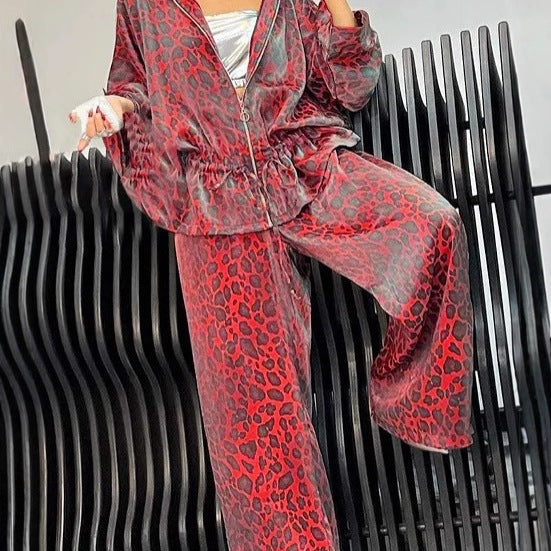 Lady casual jumpsuit with trendy leopard print and loose fit Lune London