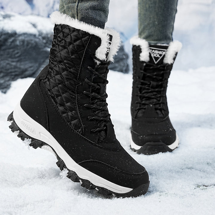 Women's winter boots with insulated inner lining and non-slip outsole Lune London