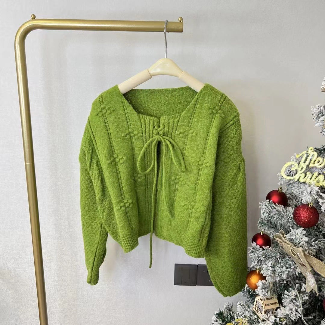 Sweater tendance pour femmes avec des rubans décoratifs et un motif texturé Chic & Stil