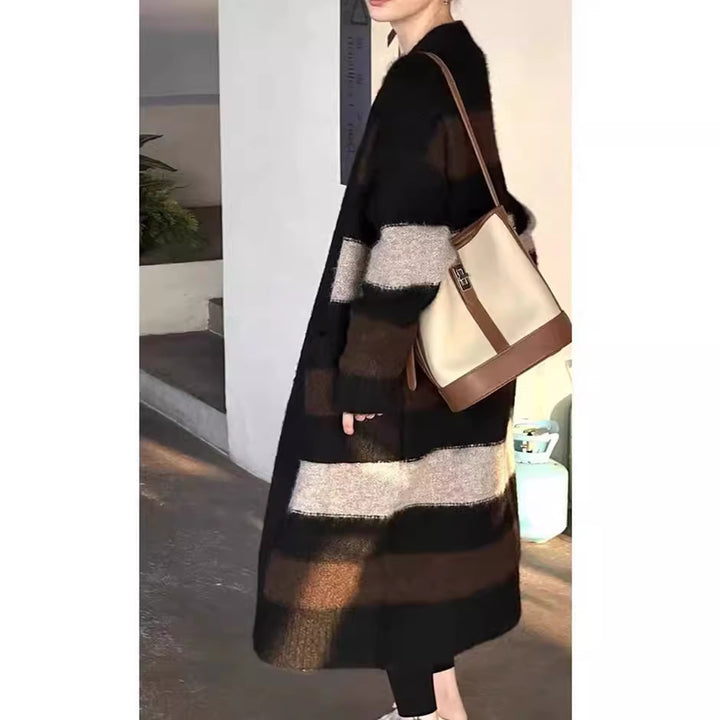 Ladies Long Knit Cardigan with Chic Geometric Pattern and Style