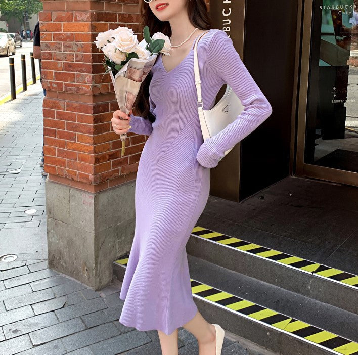 Elegant knitted dress for women with V-neck and flared skirt Lune London