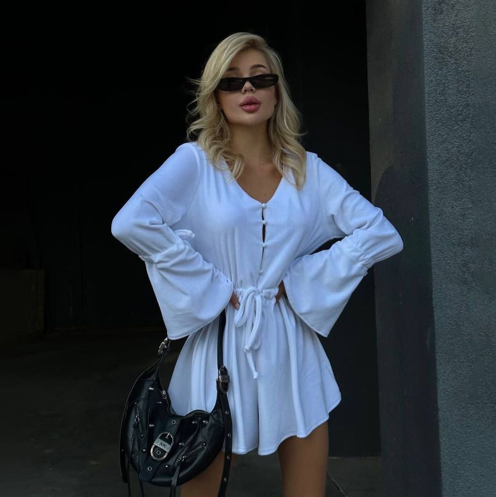 Enchanting wrap dress for women with voluminous sleeves and a belt at the waist Lune London