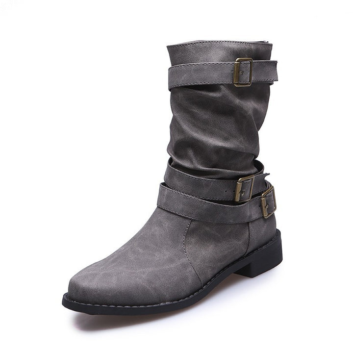 Robust boots for women with trendy buckles and casual chic design
